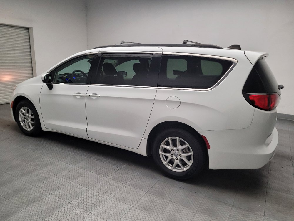 Used 2021 Chrysler Voyager Lxi FWD image 3