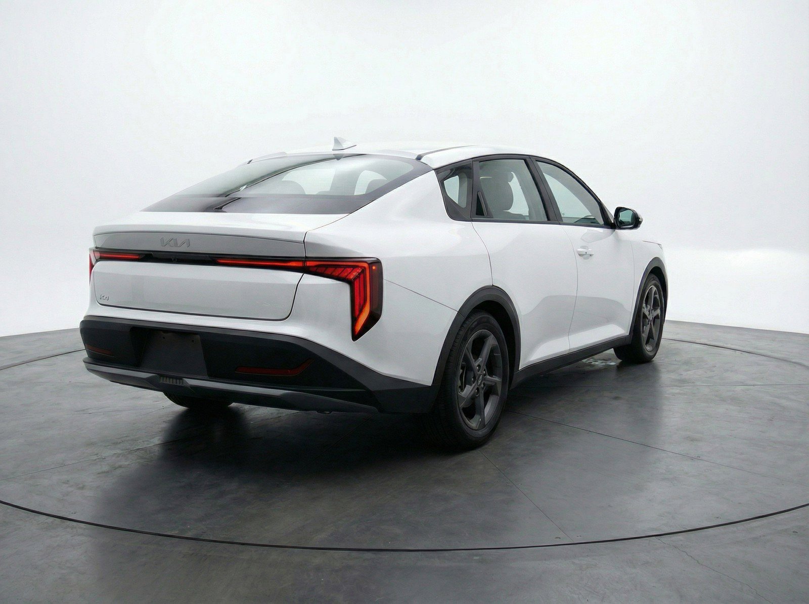 Used 2025 Kia K4 LXS FWD image 9