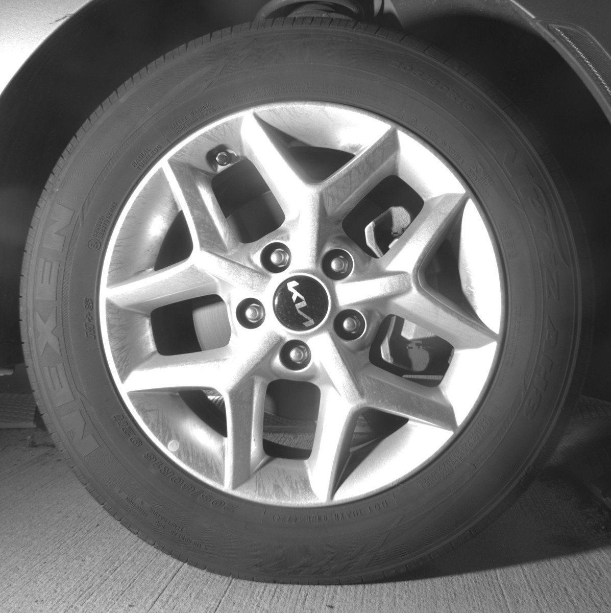 Used 2025 Kia Soul LX w/ LX Technology Package FWD image 13