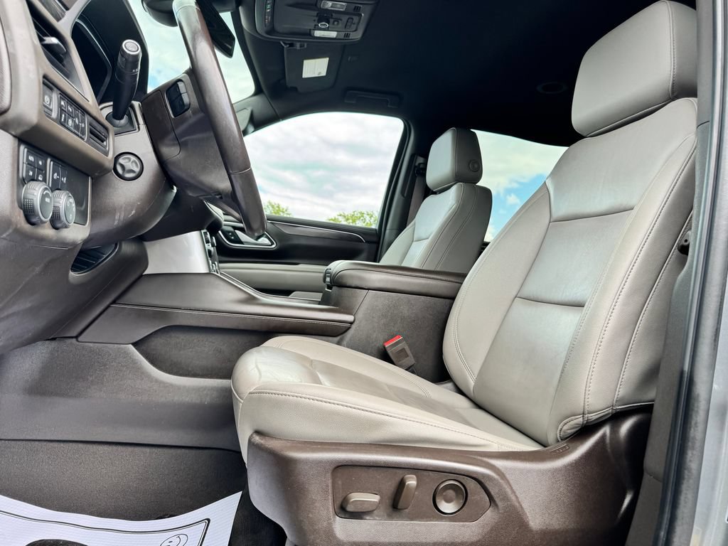 Used 2022 Chevrolet Suburban LT w/ Luxury Package AWD/4WD image 21