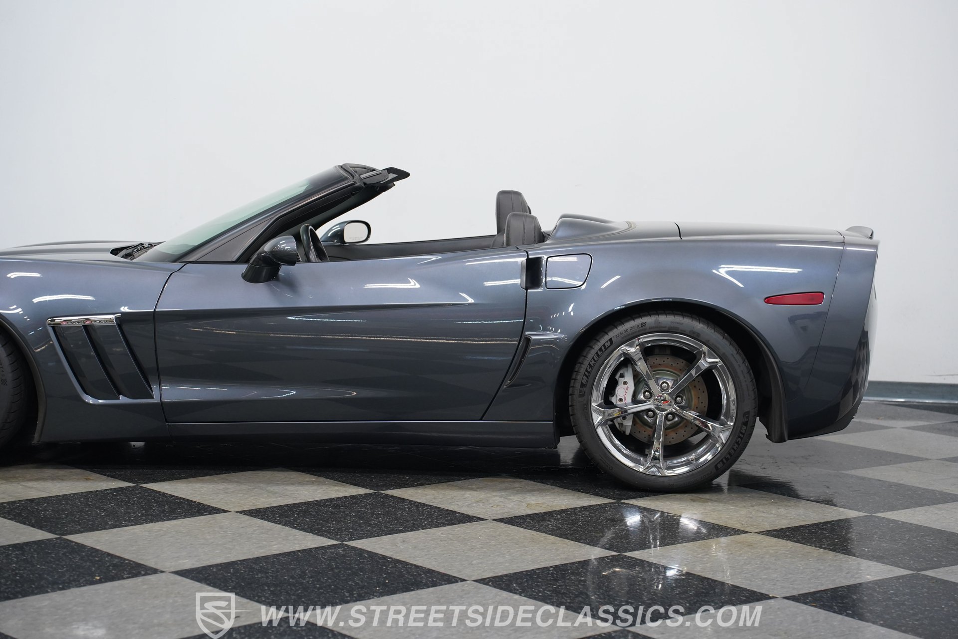 Used 2012 Chevrolet Corvette Grand Sport w/ 3LT Preferred Equipment Group RWD image 22