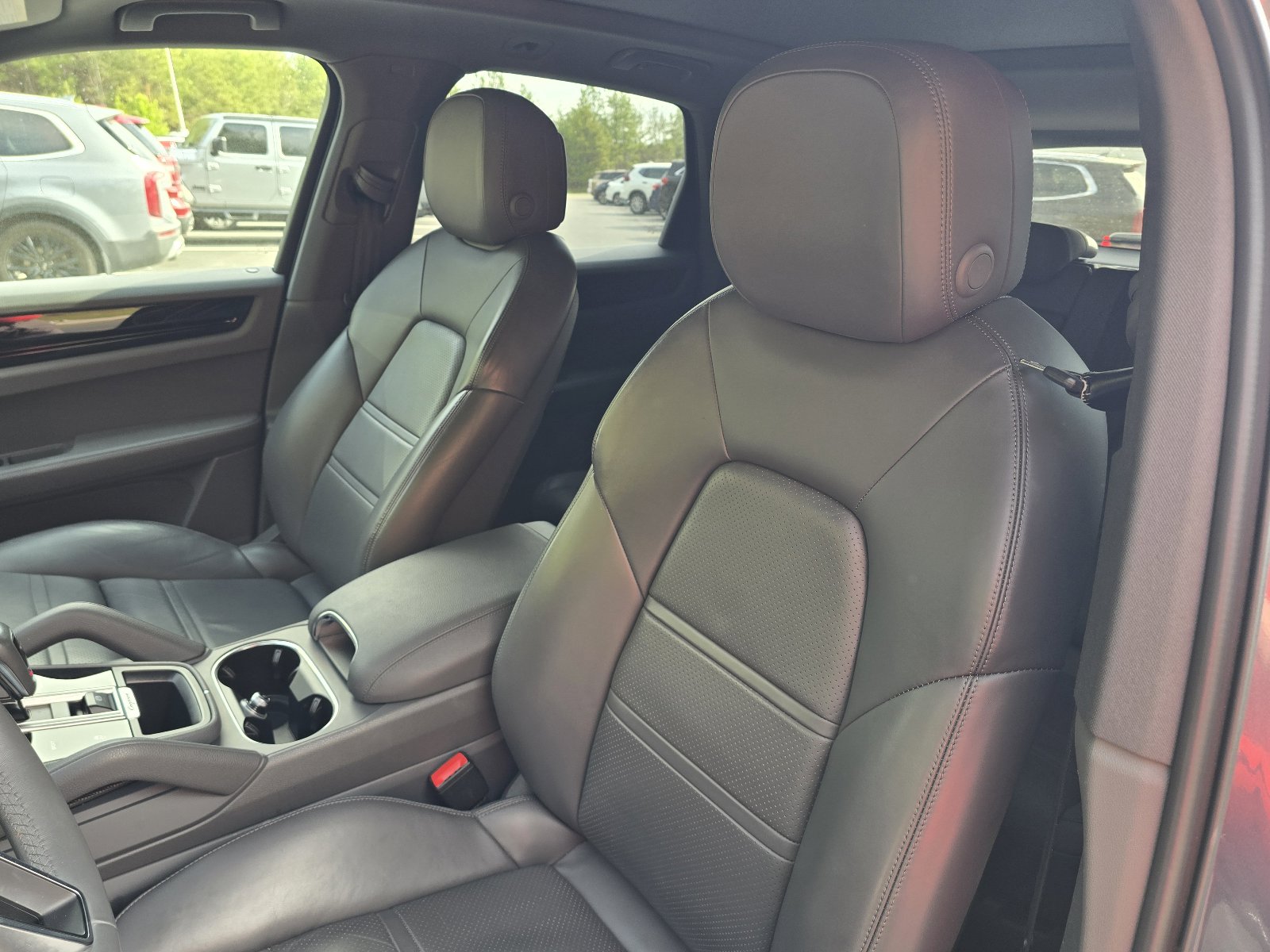 Used 2019 Porsche Cayenne image 12