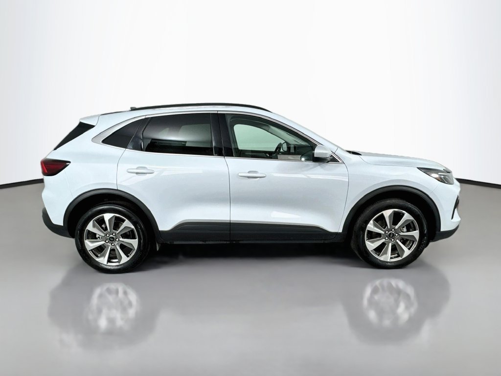 Used 2025 Ford Escape Platinum AWD/4WD image 6