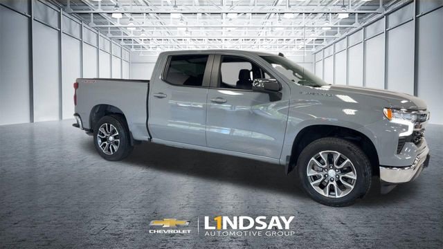 Used 2024 Chevrolet Silverado 1500 LT AWD/4WD image 3