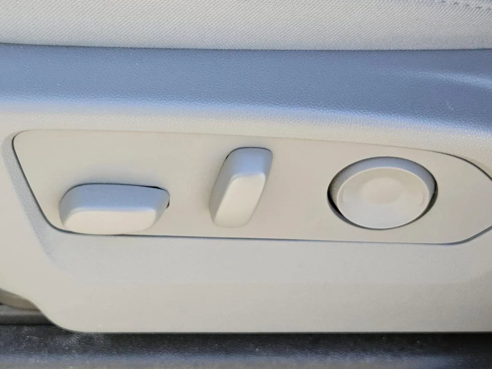 Used 2025 Chevrolet Silverado 1500 LT image 27