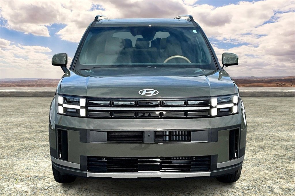 Used 2025 Hyundai Santa Fe Limited image 2