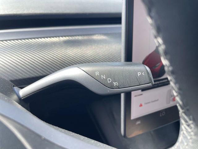 Used 2022 Tesla Model Y Long Range image 16