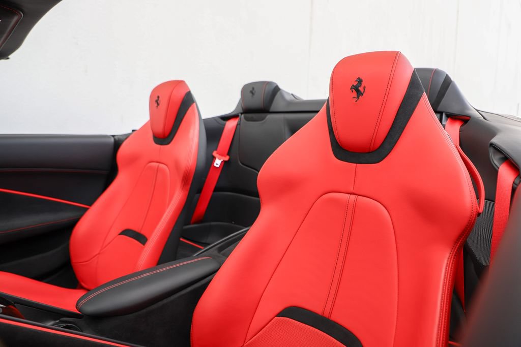 Certified 2025 Ferrari Roma Spider RWD image 4