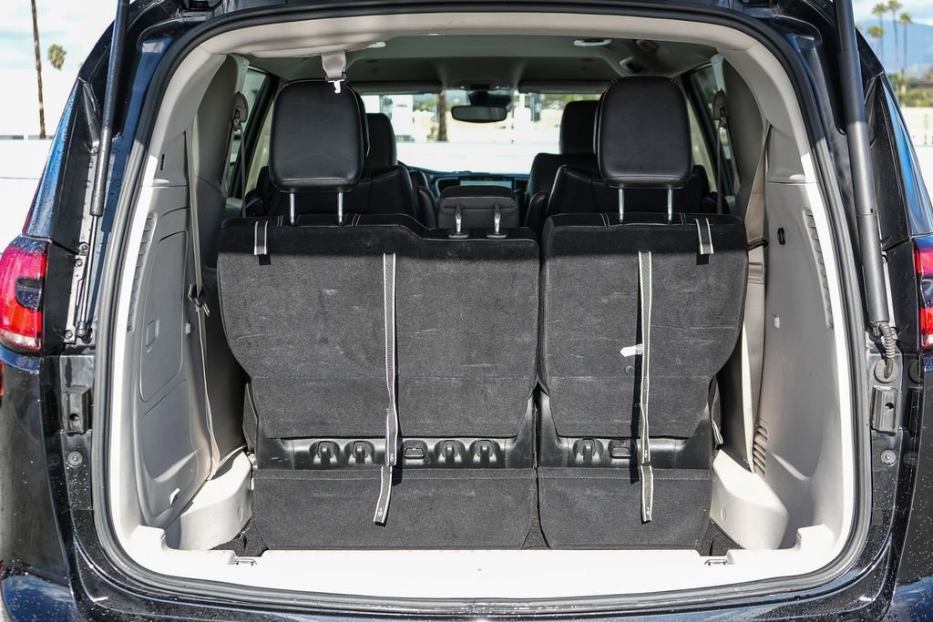 Certified 2024 Chrysler Pacifica Select image 27