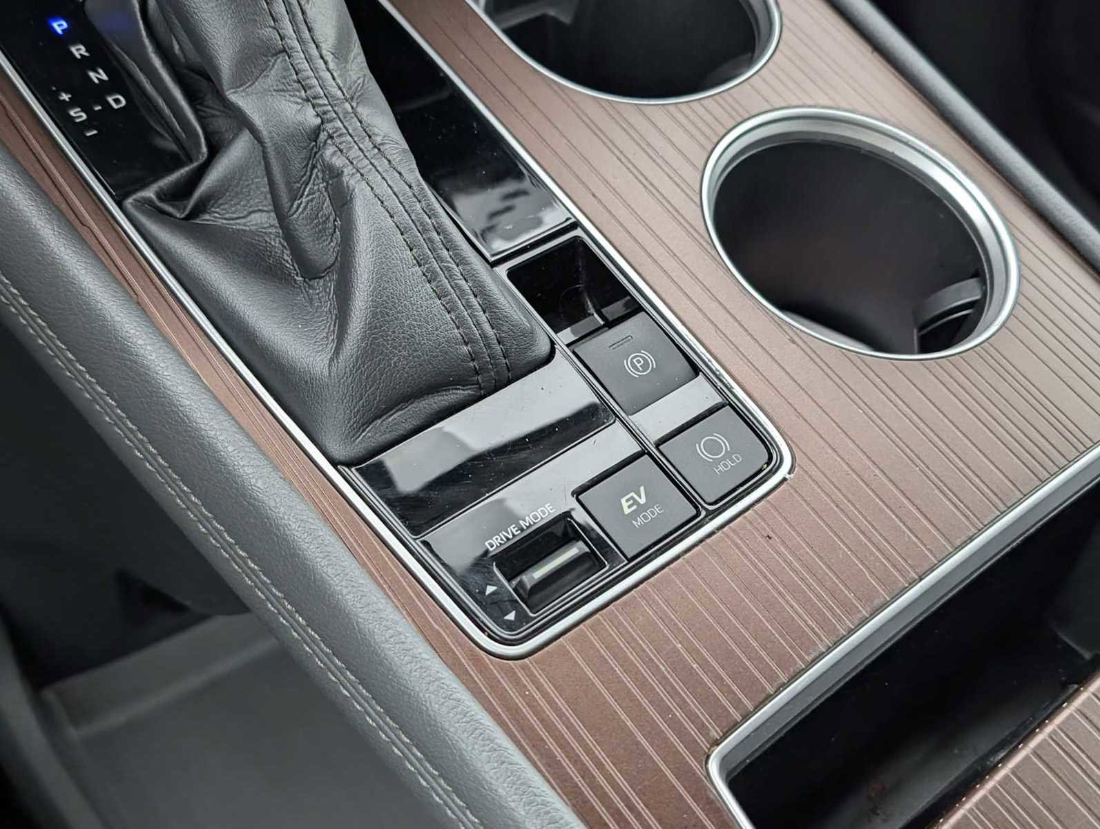 Used 2021 Toyota Sienna LE image 19