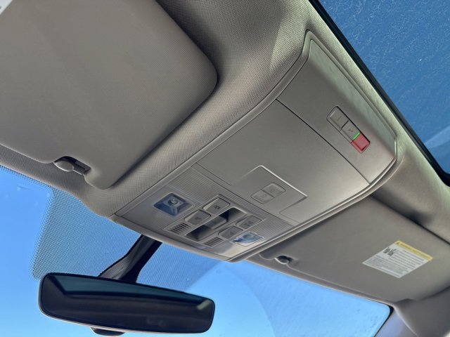 Used 2023 Volkswagen Atlas SE w/ Panoramic Sunroof Package image 15