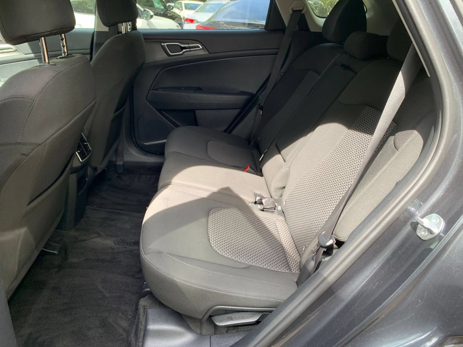 Used 2025 Kia Sportage LX FWD image 34