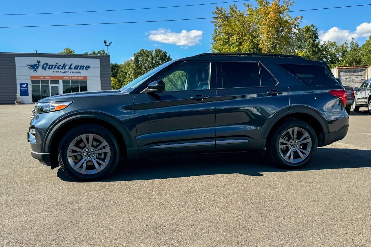 Used 2023 Ford Explorer XLT w/ Equipment Group 202A AWD/4WD image 6
