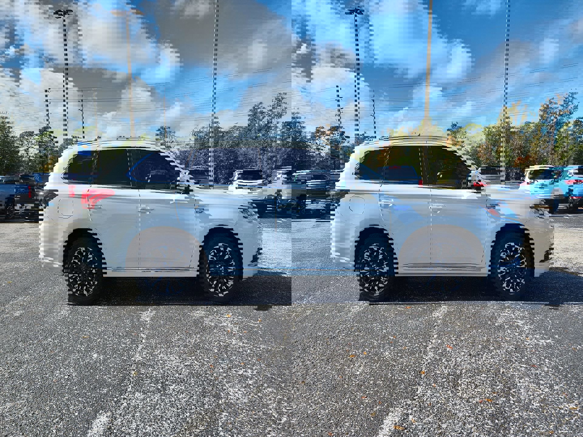 Used 2018 Mitsubishi Outlander GT image 3