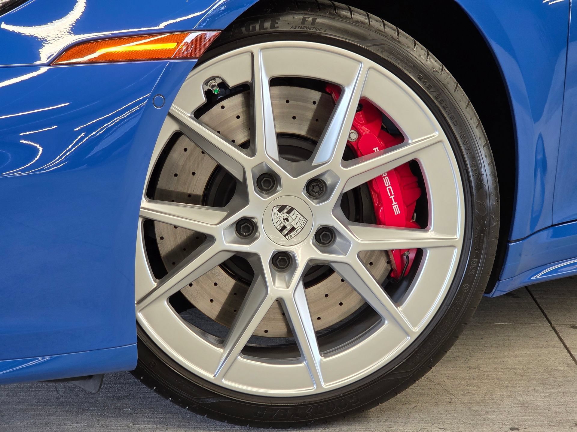 Certified 2025 Porsche 911 Carrera S RWD image 25