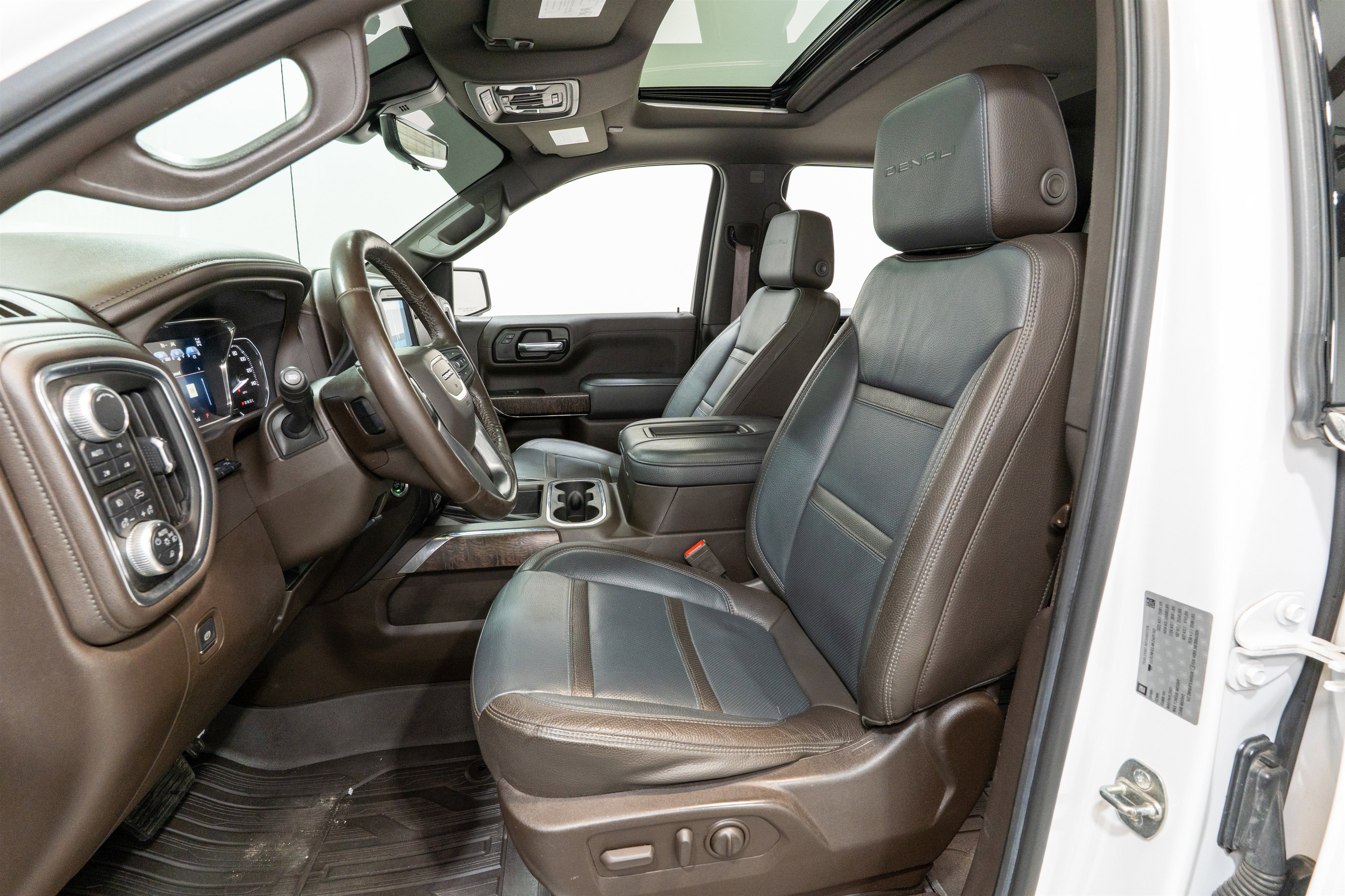 Used 2019 GMC Sierra 1500 Denali w/ Technology Package AWD/4WD image 18