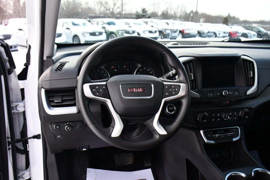 Used 2022 GMC Terrain SLE w/ Driver Convenience Package image 12
