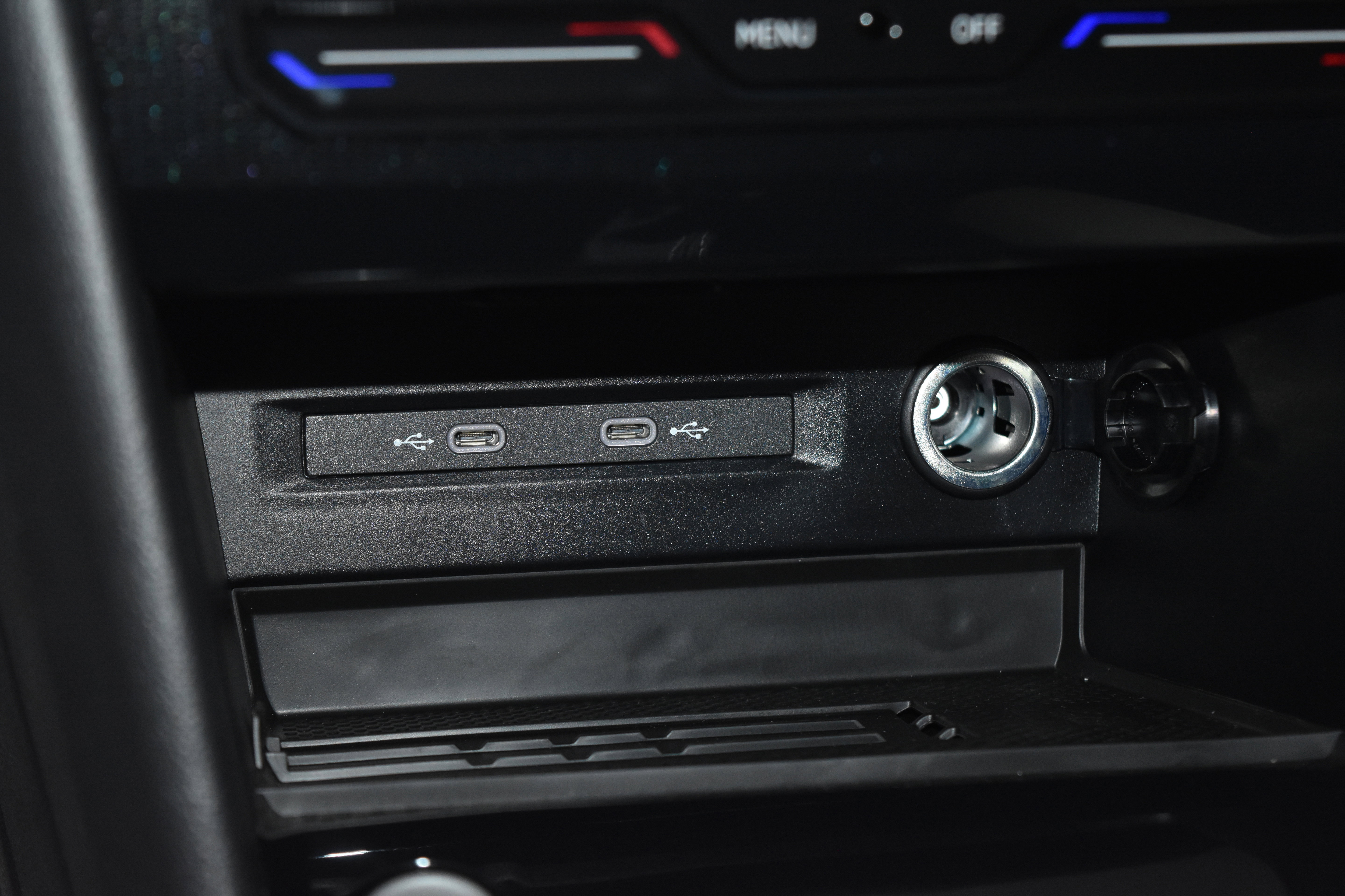 New 2025 Volkswagen Taos SE image 11