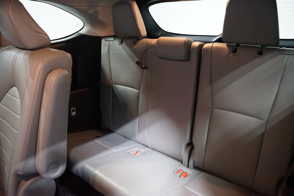 Used 2023 Toyota Highlander XLE image 30