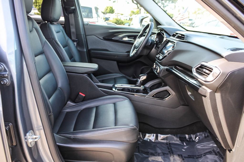 Used 2021 Chevrolet TrailBlazer LT w/ Premium Seating Package image 16