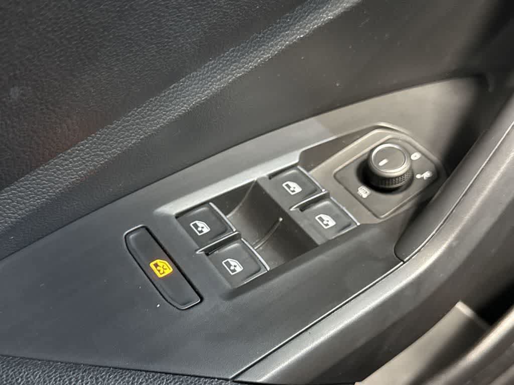 Certified 2022 Volkswagen Jetta SE FWD image 21