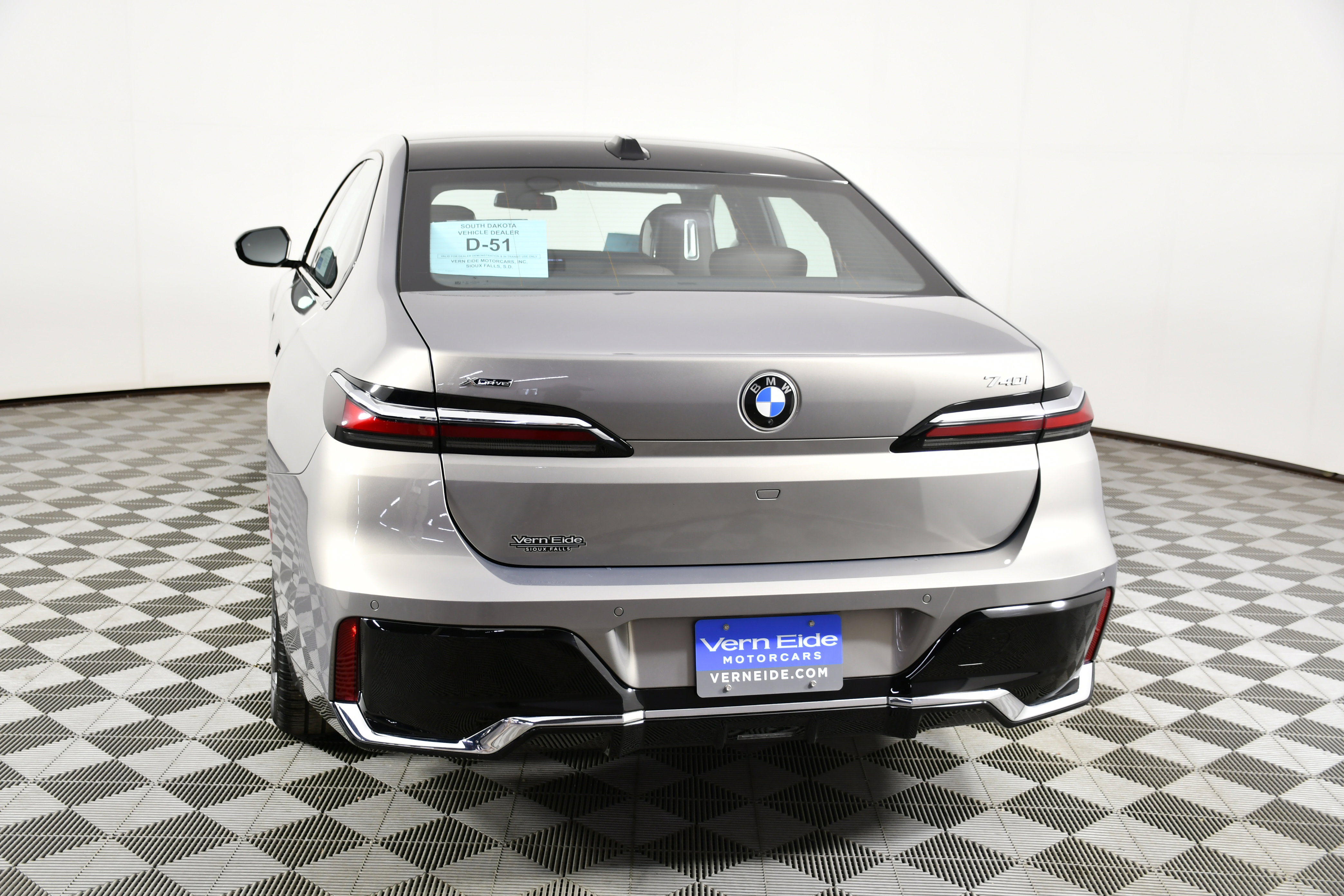 Used 2025 BMW 740i xDrive image 7