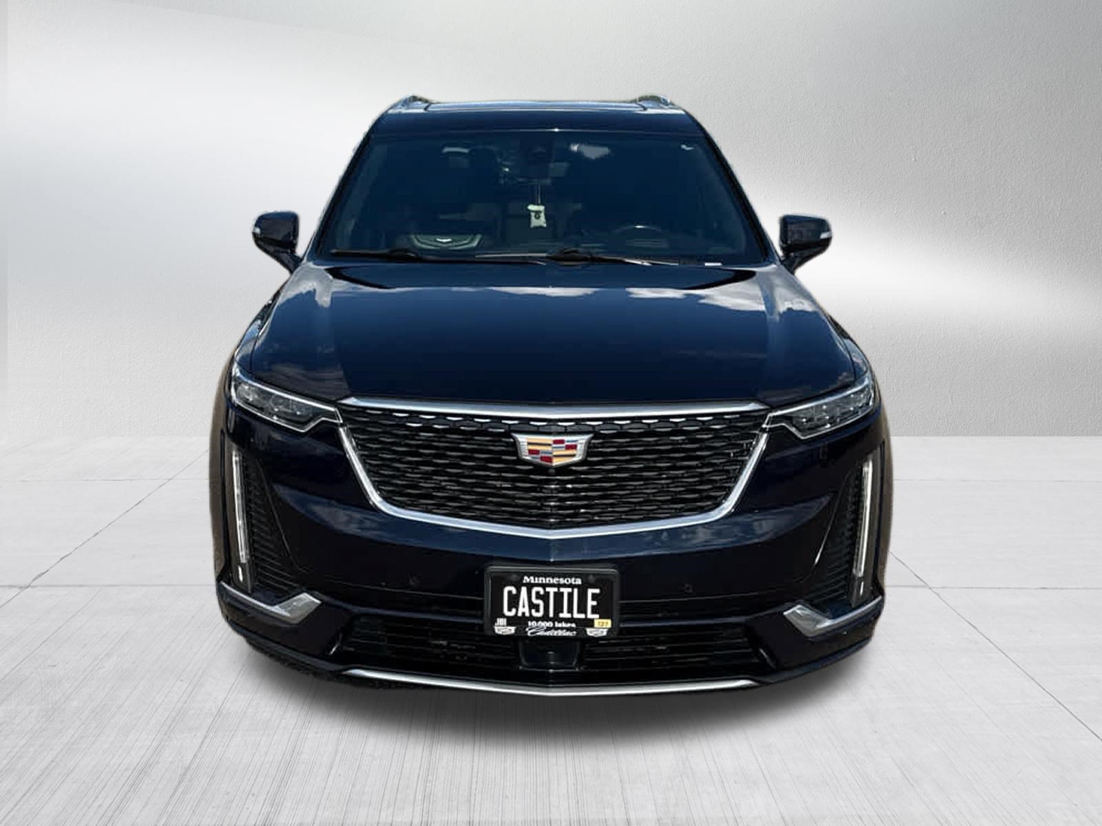 Used 2021 Cadillac XT6 Premium Luxury w/ Platinum Package AWD/4WD image 2