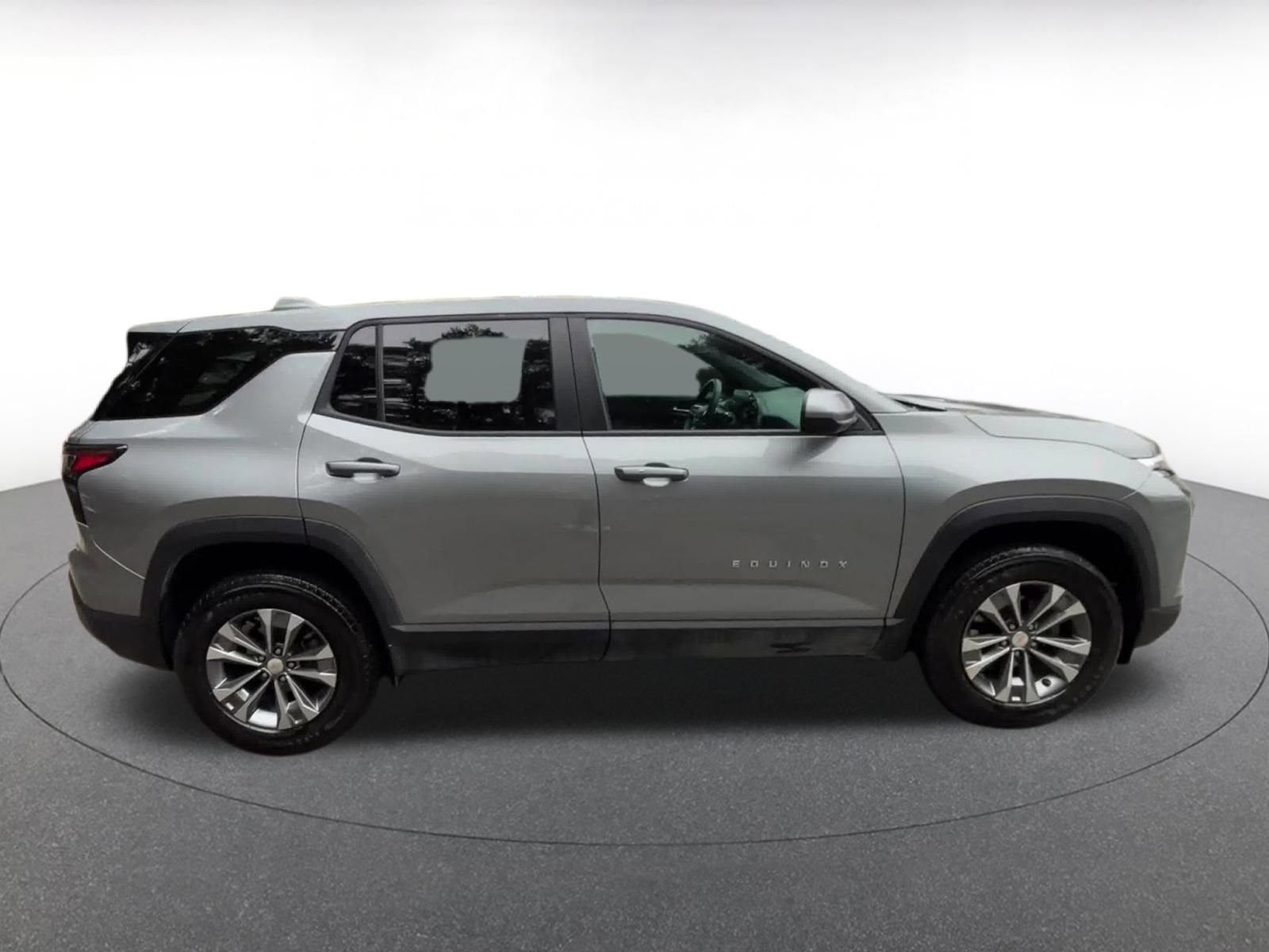 Used 2025 Chevrolet Equinox LT image 16