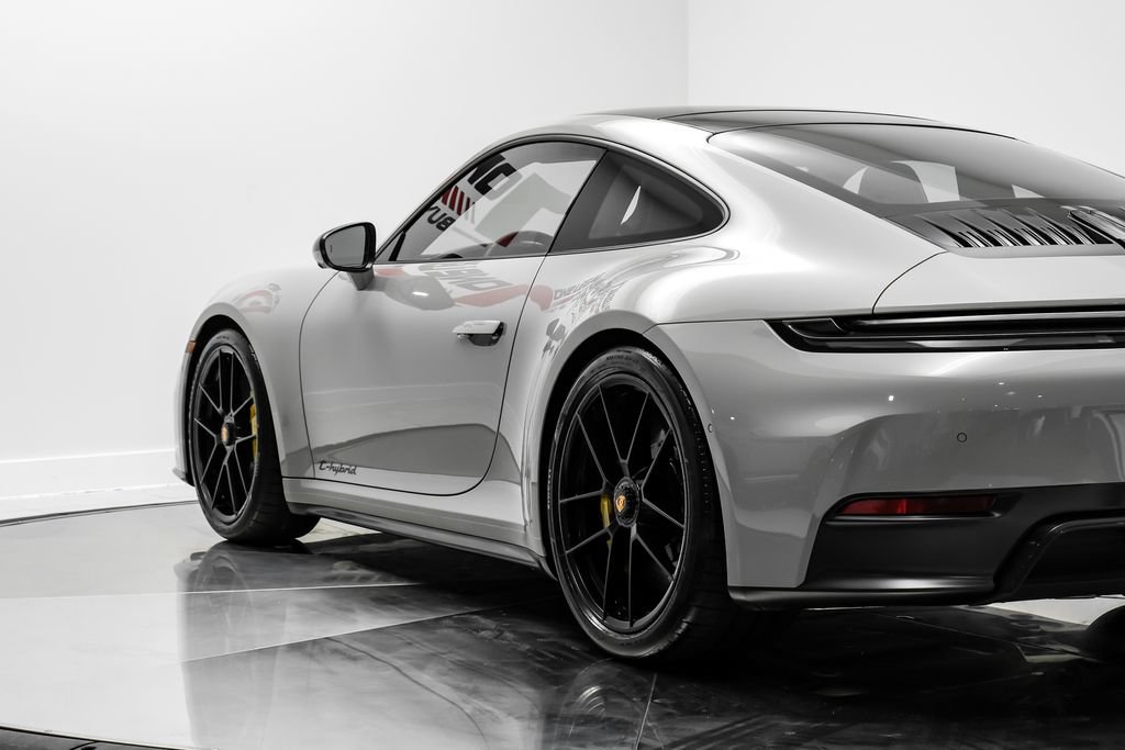 Used 2026 Porsche 911 Carrera GTS RWD image 14