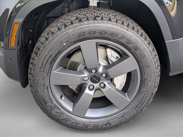 New 2026 Land Rover Defender 110 S AWD/4WD image 9