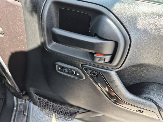 Used 2016 Jeep Wrangler Unlimited Sahara image 13