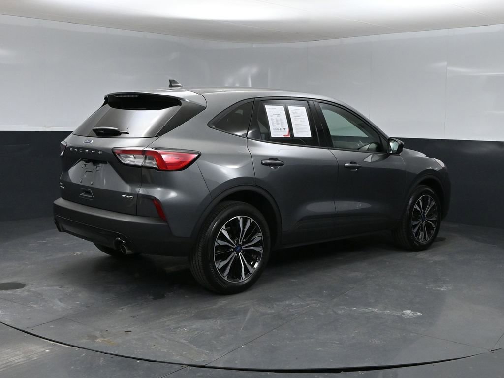 Used 2022 Ford Escape SE w/ SE Sport Appearance Package AWD/4WD image 2
