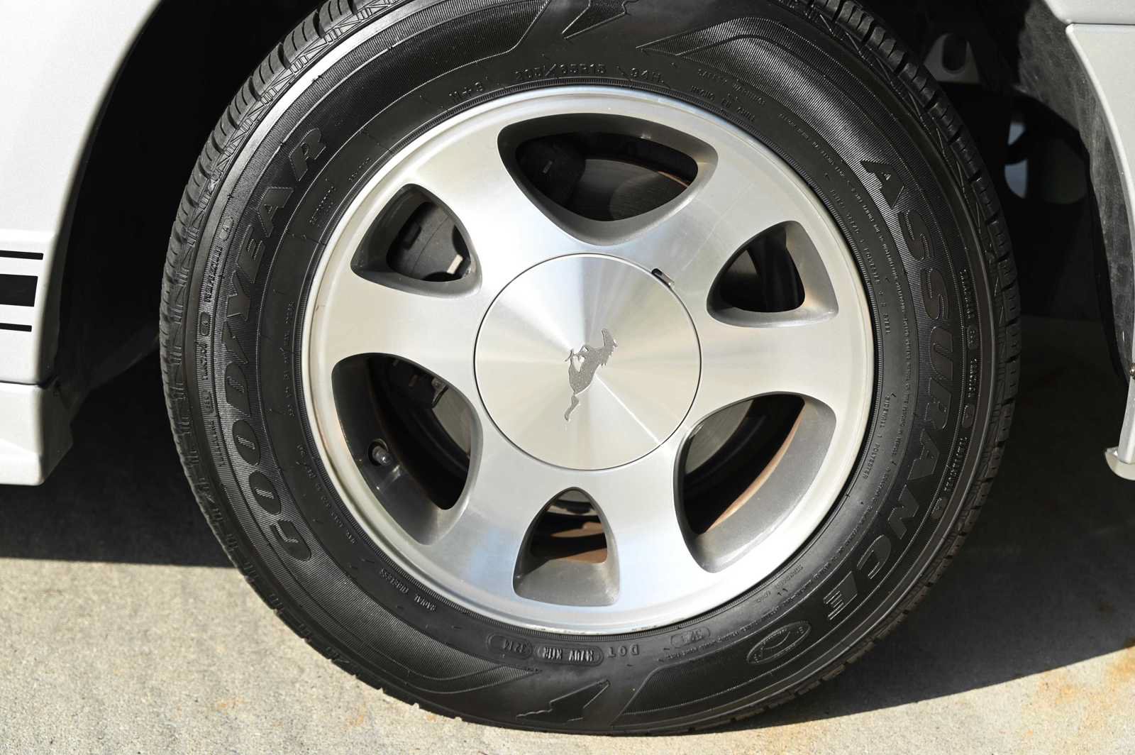 Used 2000 Ford Mustang Coupe RWD image 9