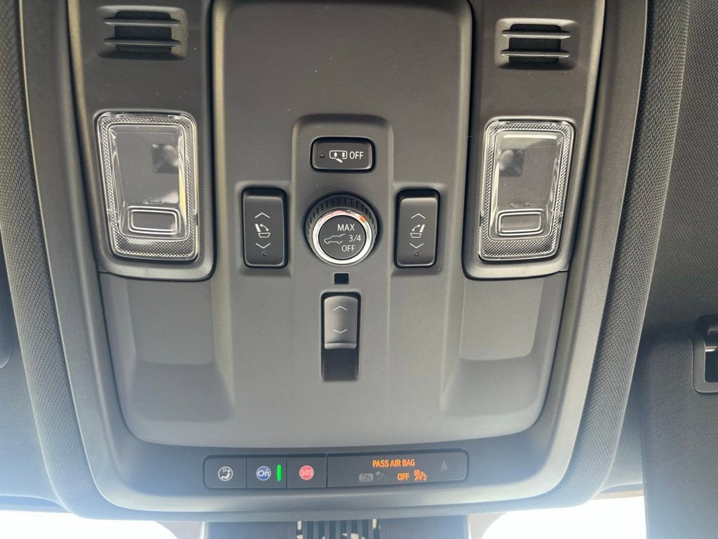 New 2025 Chevrolet Suburban Premier image 23