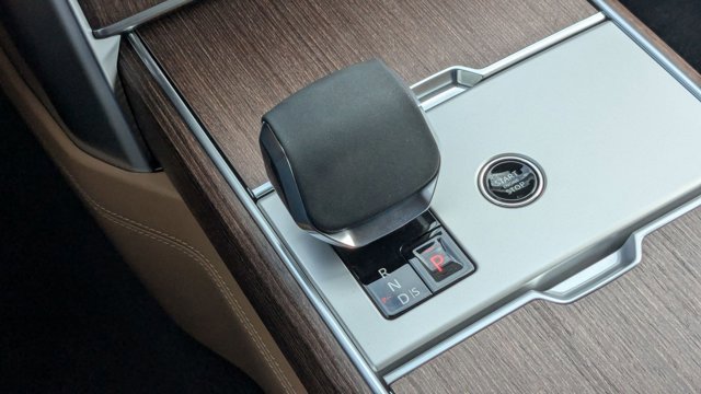 New 2026 Land Rover Range Rover SE image 16