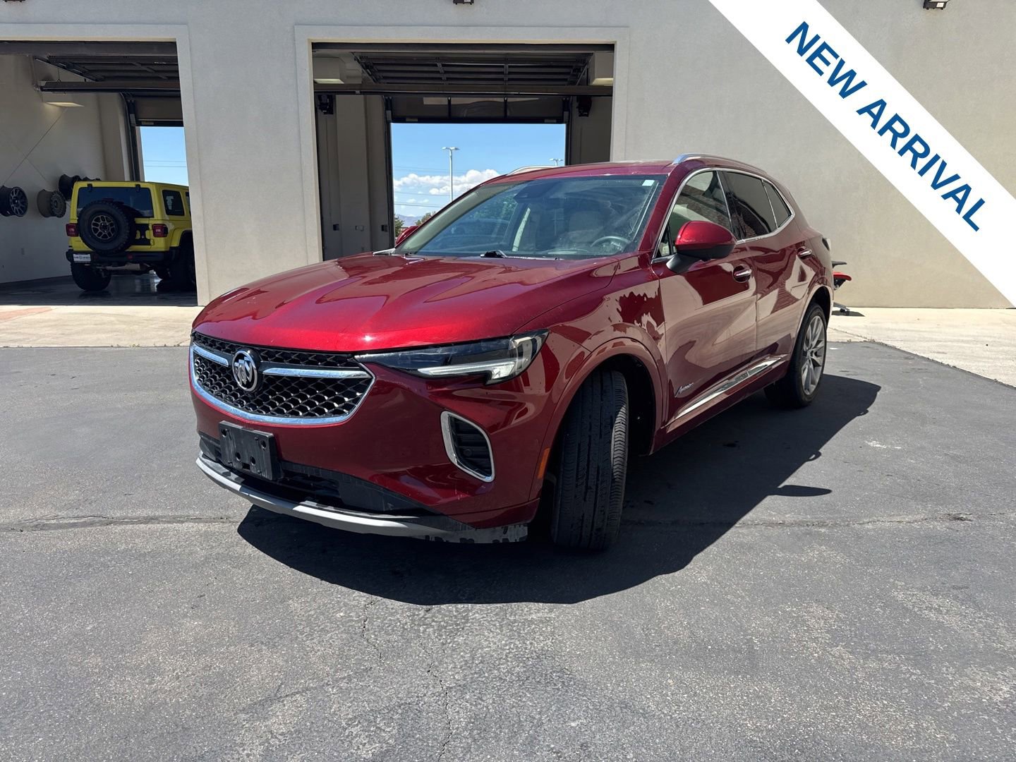 Used 2022 Buick Envision Avenir w/ Technology Package II FWD image 3