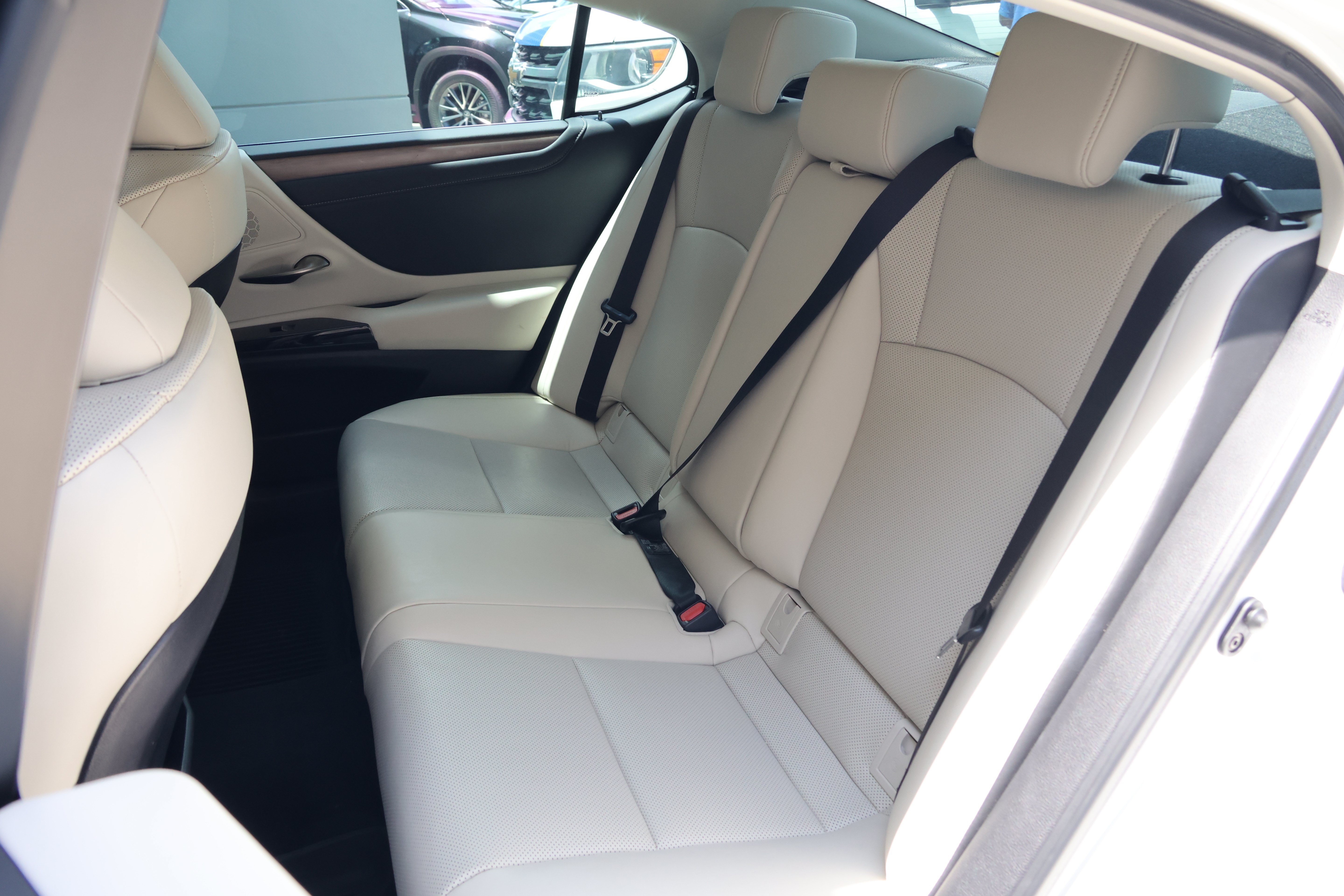 Used 2024 Lexus ES 350 w/ Premium Package FWD image 34