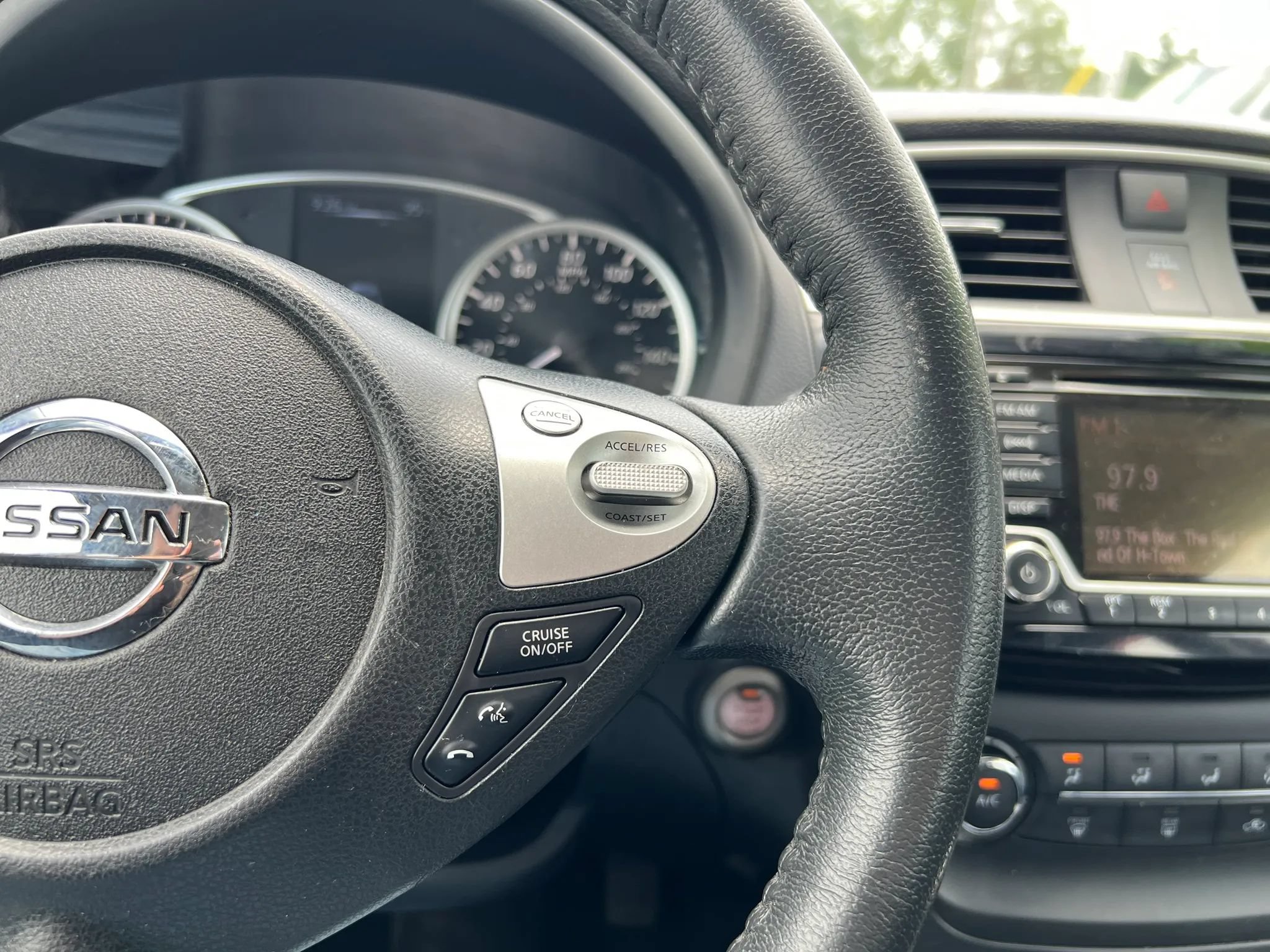 Used 2016 Nissan Sentra SV FWD image 22