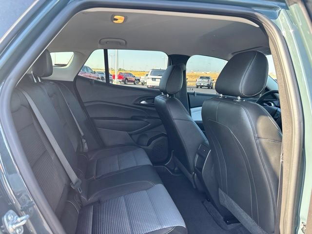Used 2025 Chevrolet Trax LT FWD image 15