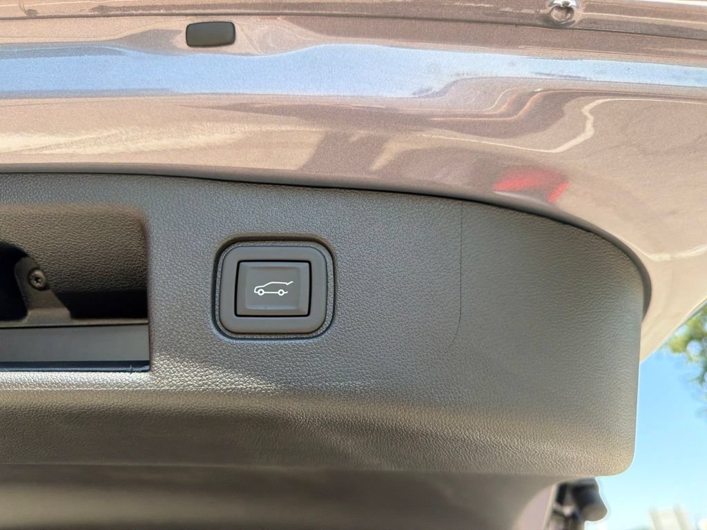 Used 2024 Chevrolet Blazer EV LT AWD/4WD image 14