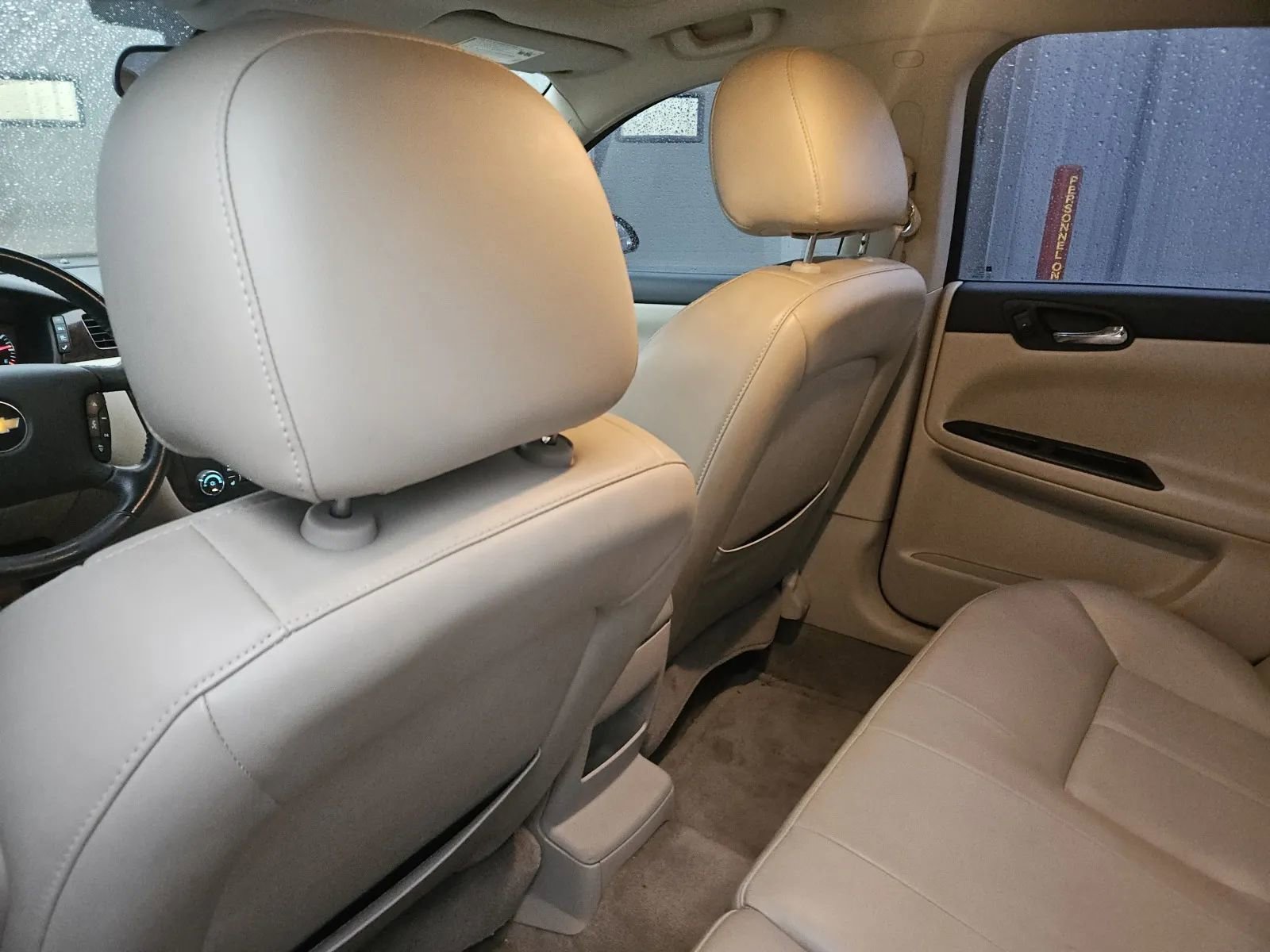 Used 2011 Chevrolet Impala LTZ image 8