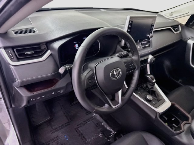 Certified 2022 Toyota RAV4 Limited w/ Limited Grade Weather Package AWD/4WD image 10