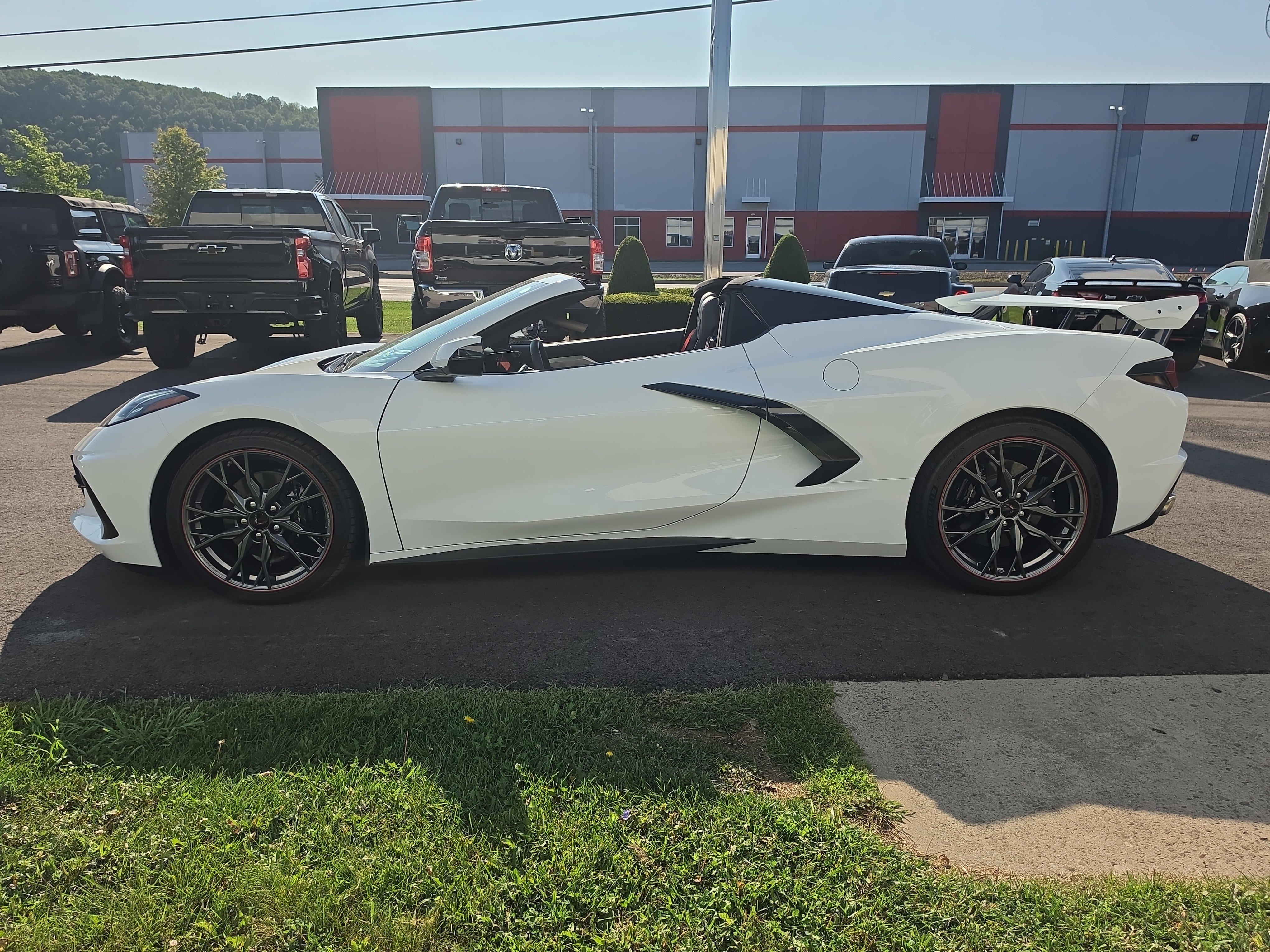 Used 2024 Chevrolet Corvette Stingray Premium Conv RWD image 7