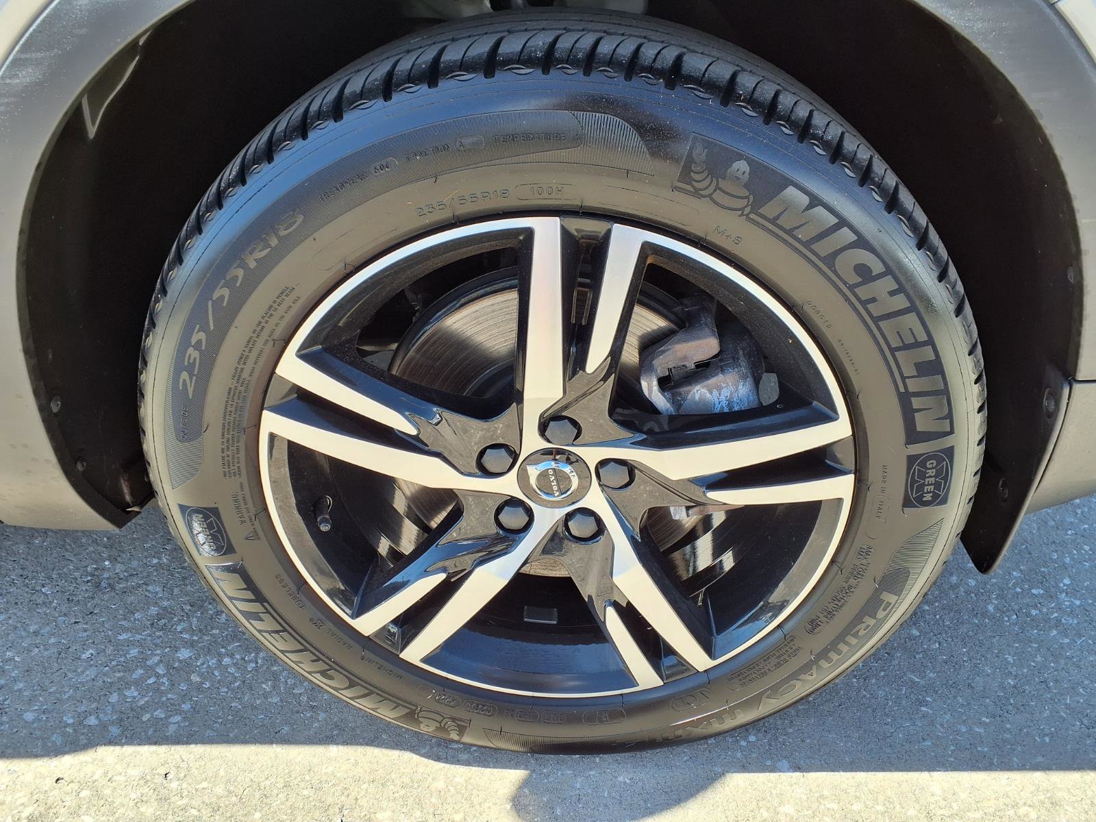 Certified 2025 Volvo XC40 B5 Core AWD/4WD image 9