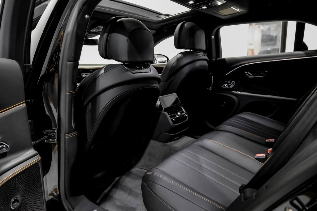 Used 2024 Bentley Flying Spur V8 image 37