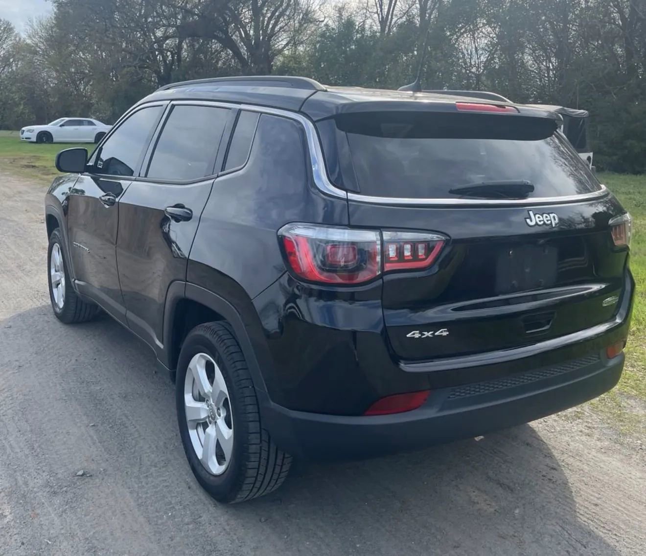 Used 2018 Jeep Compass Latitude w/ Popular Equipment Group AWD/4WD image 2