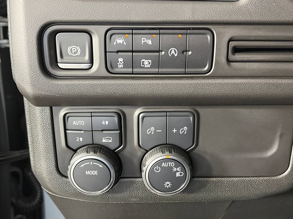 Used 2024 Chevrolet Tahoe RST w/ Luxury Package AWD/4WD image 24