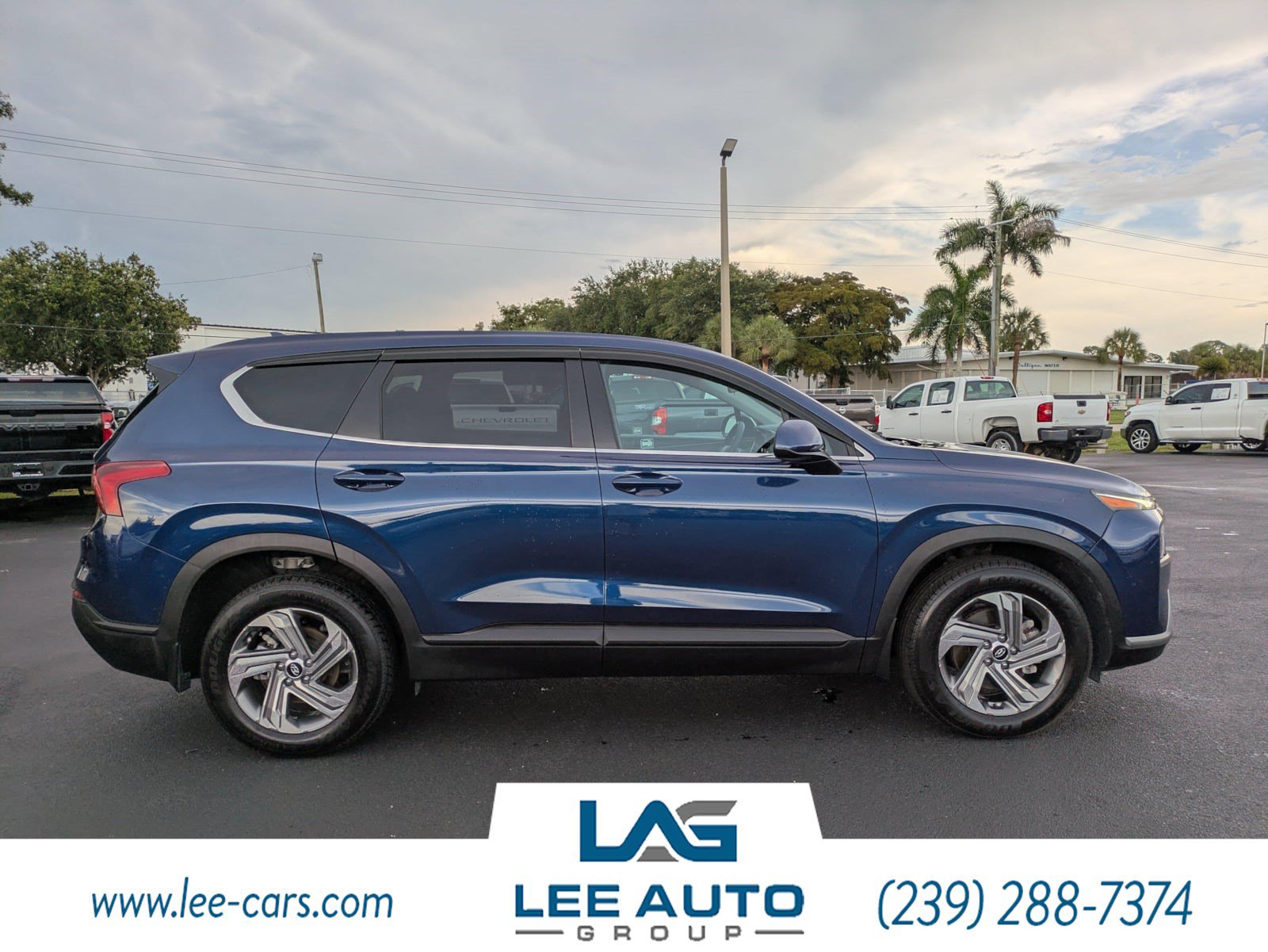 Used 2022 Hyundai Santa Fe SE FWD image 2