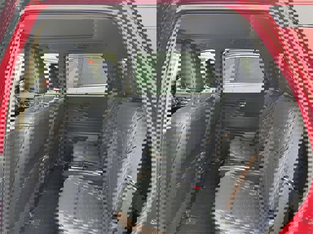 Used 2022 Nissan Pathfinder Platinum w/ Cargo Package image 9