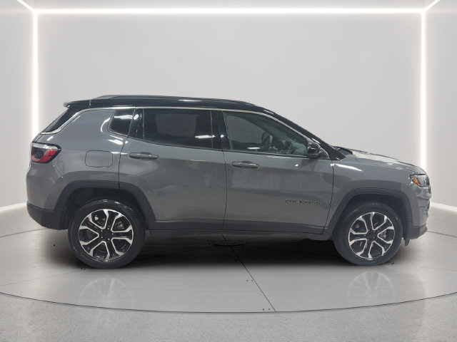 Used 2023 Jeep Compass Limited AWD/4WD image 6